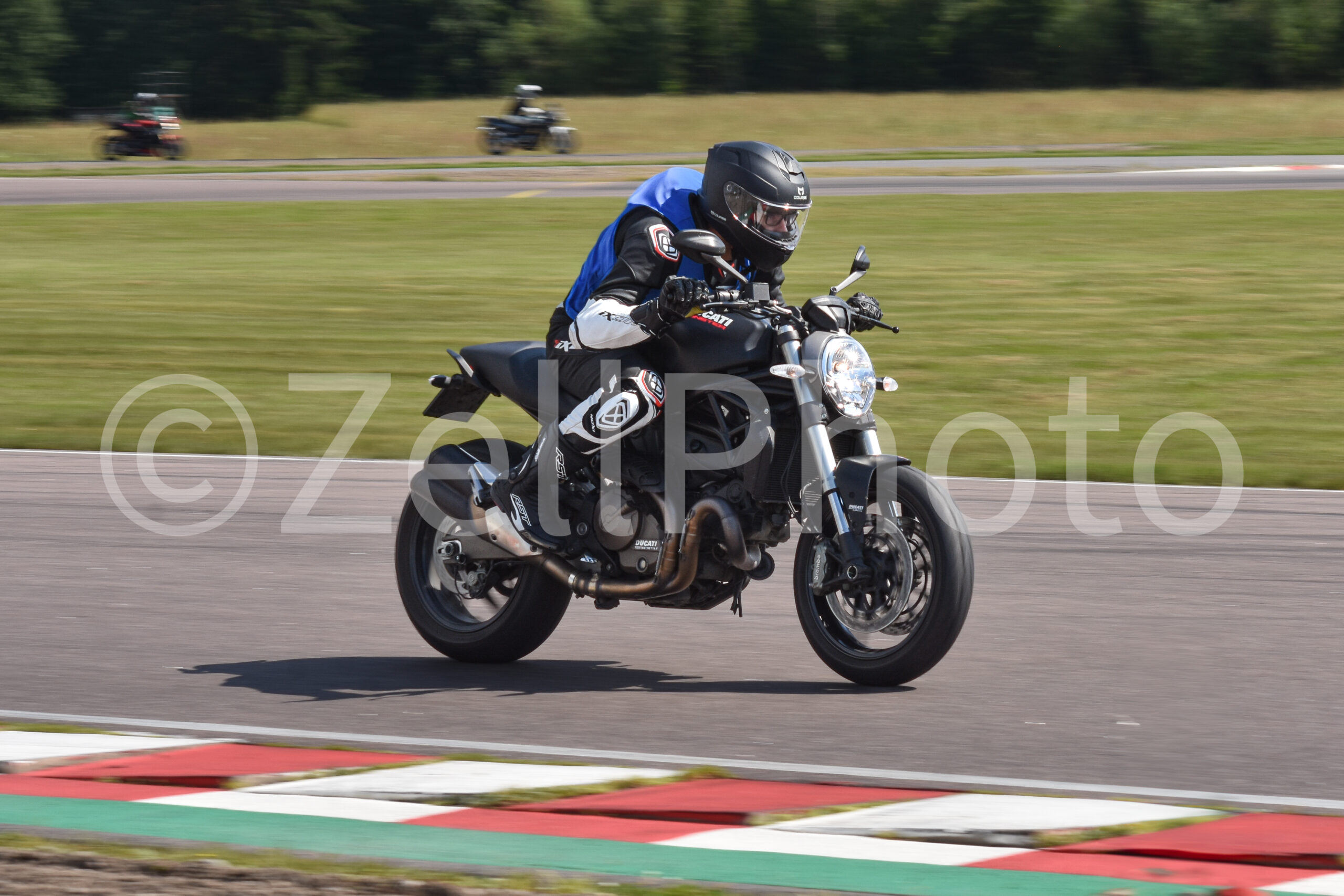 https://zellphoto.se/produkt/8242/