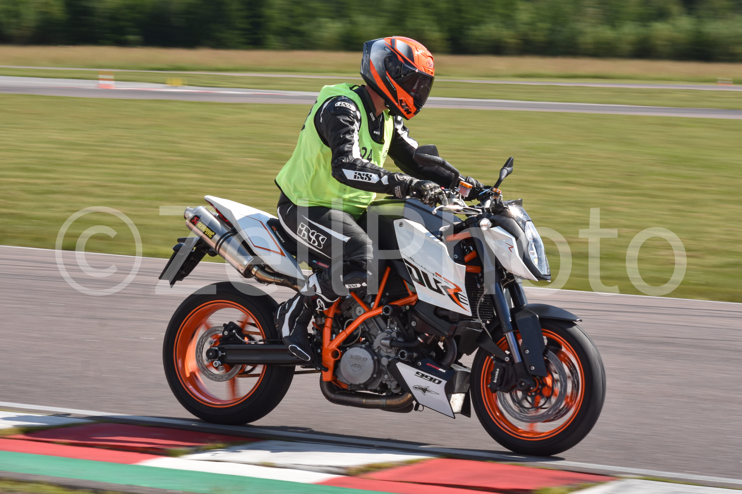 https://zellphoto.se/produkt/8286/