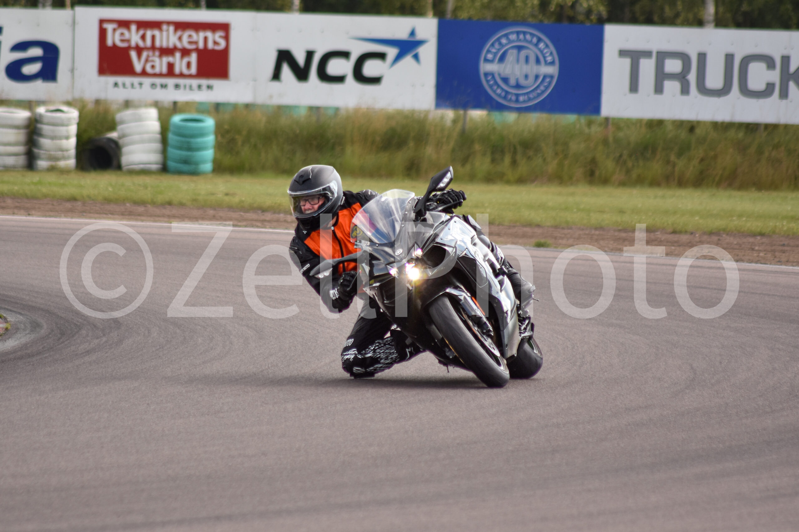 https://zellphoto.se/produkt/8444/