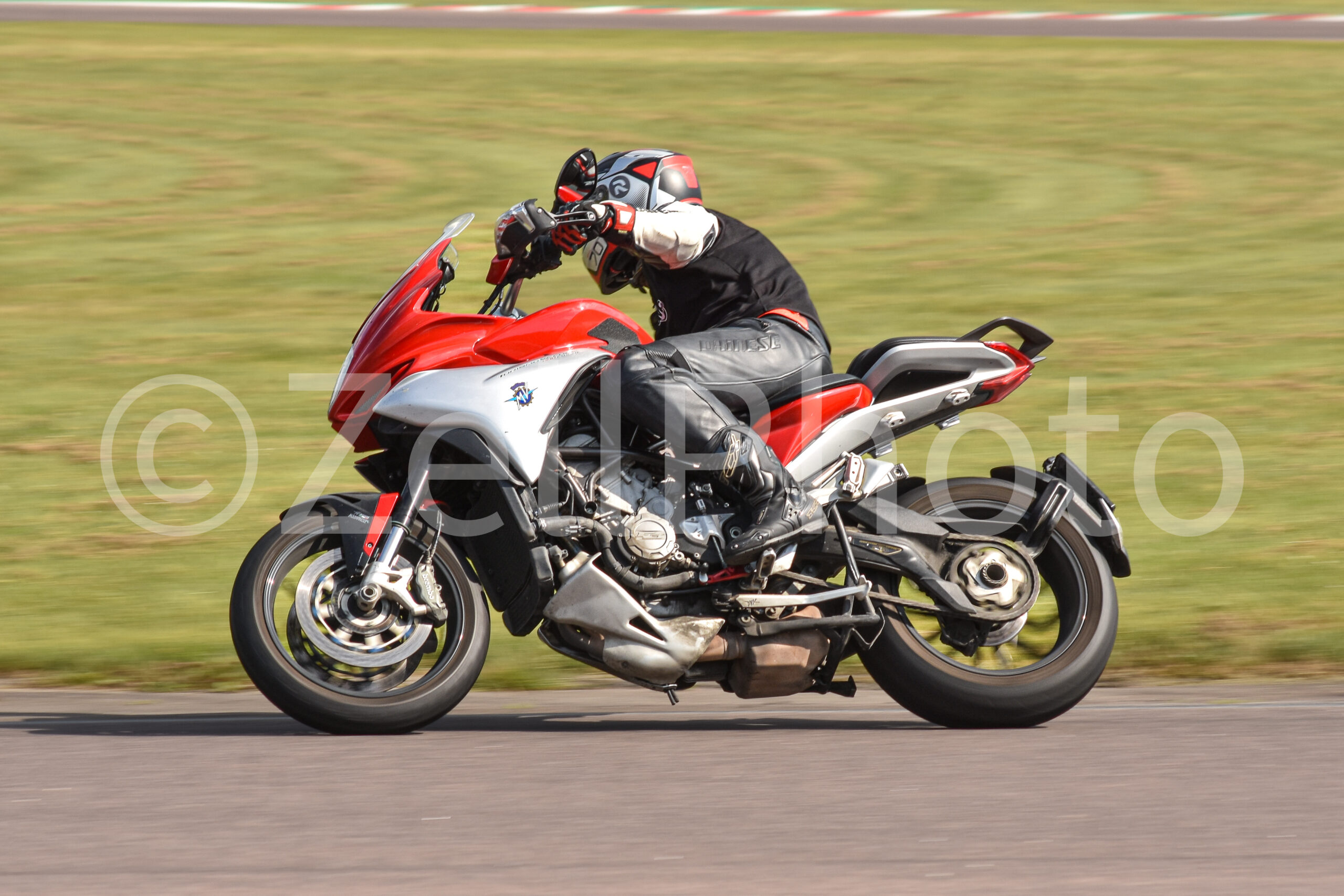 https://zellphoto.se/produkt/8633/