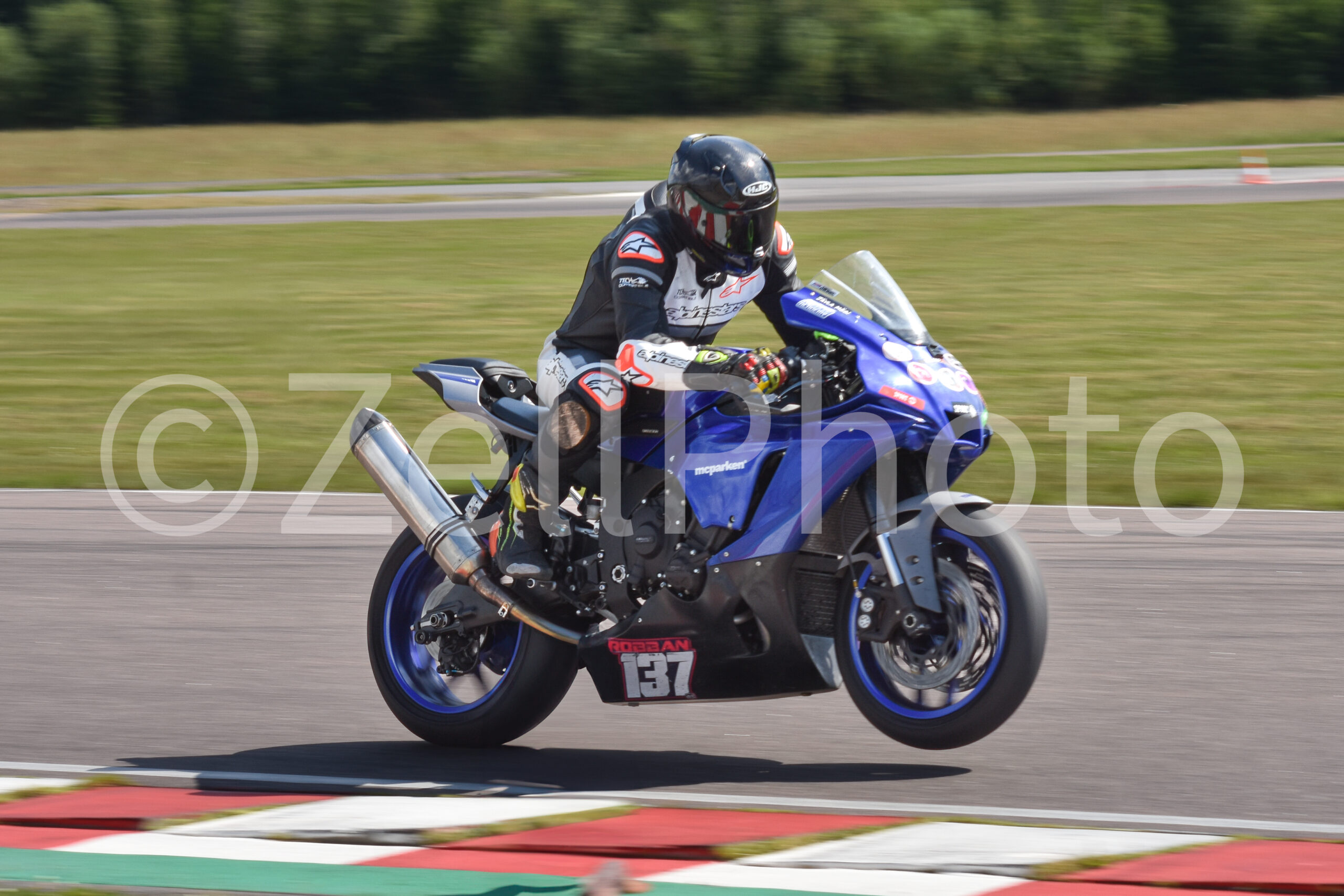 https://zellphoto.se/produkt/7926/
