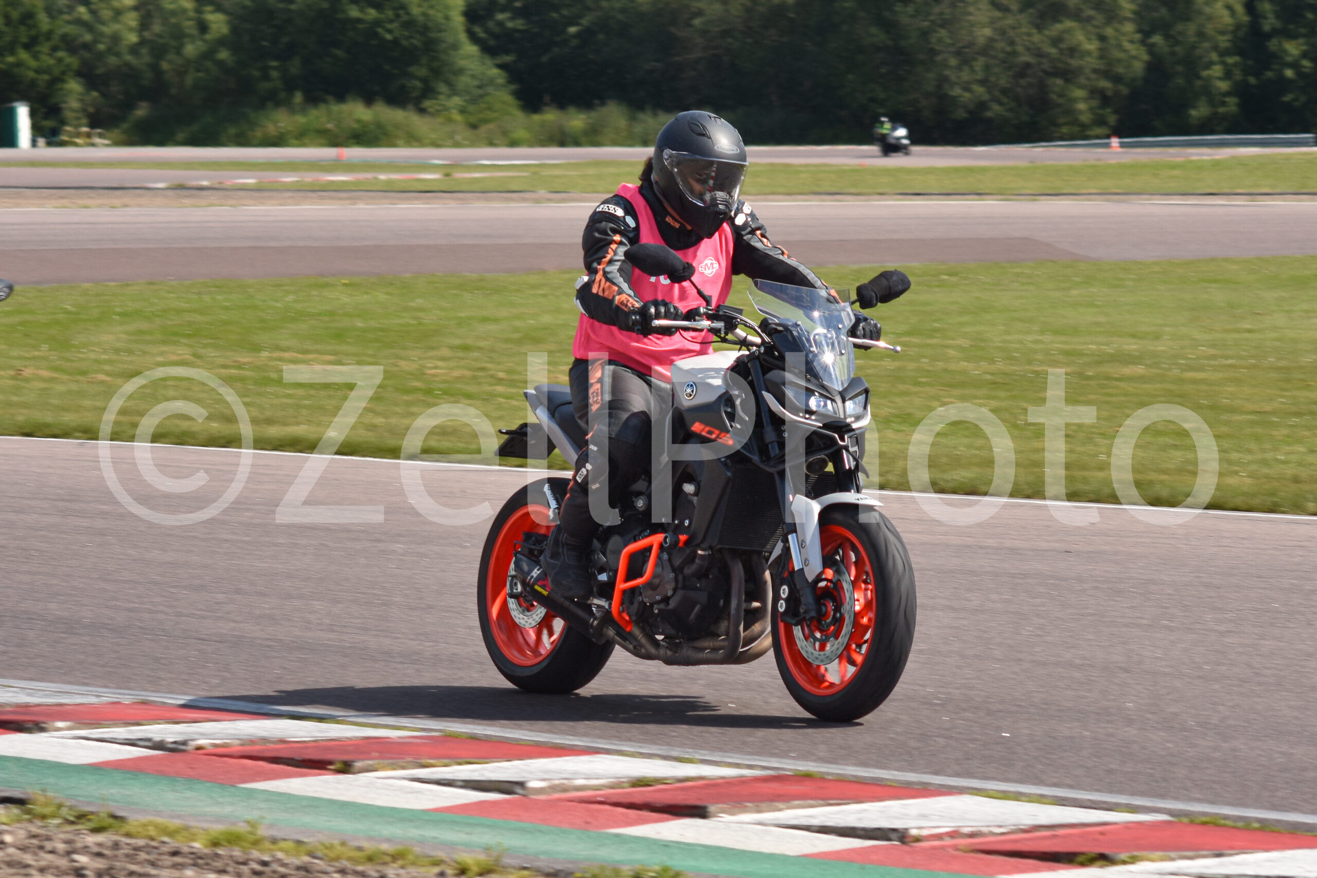 https://zellphoto.se/produkt/0697/