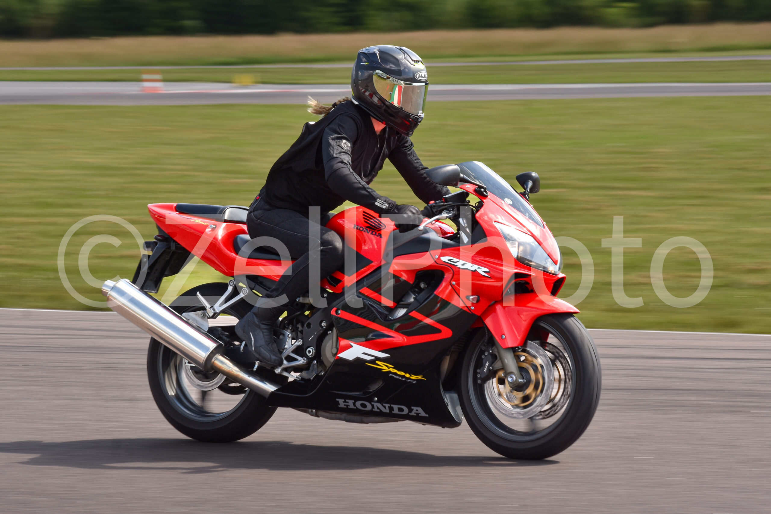 https://zellphoto.se/produkt/0819/