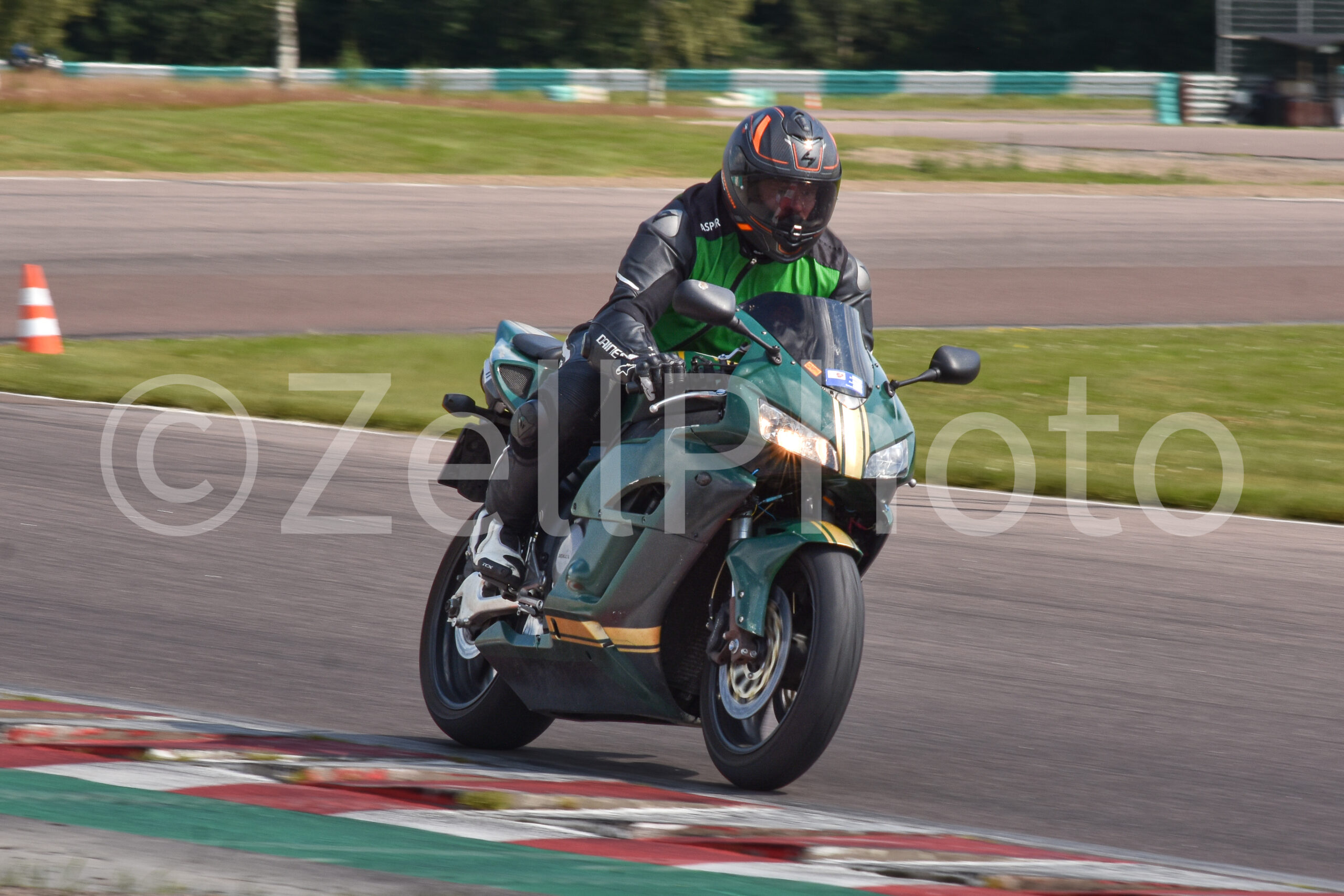 https://zellphoto.se/produkt/0893/