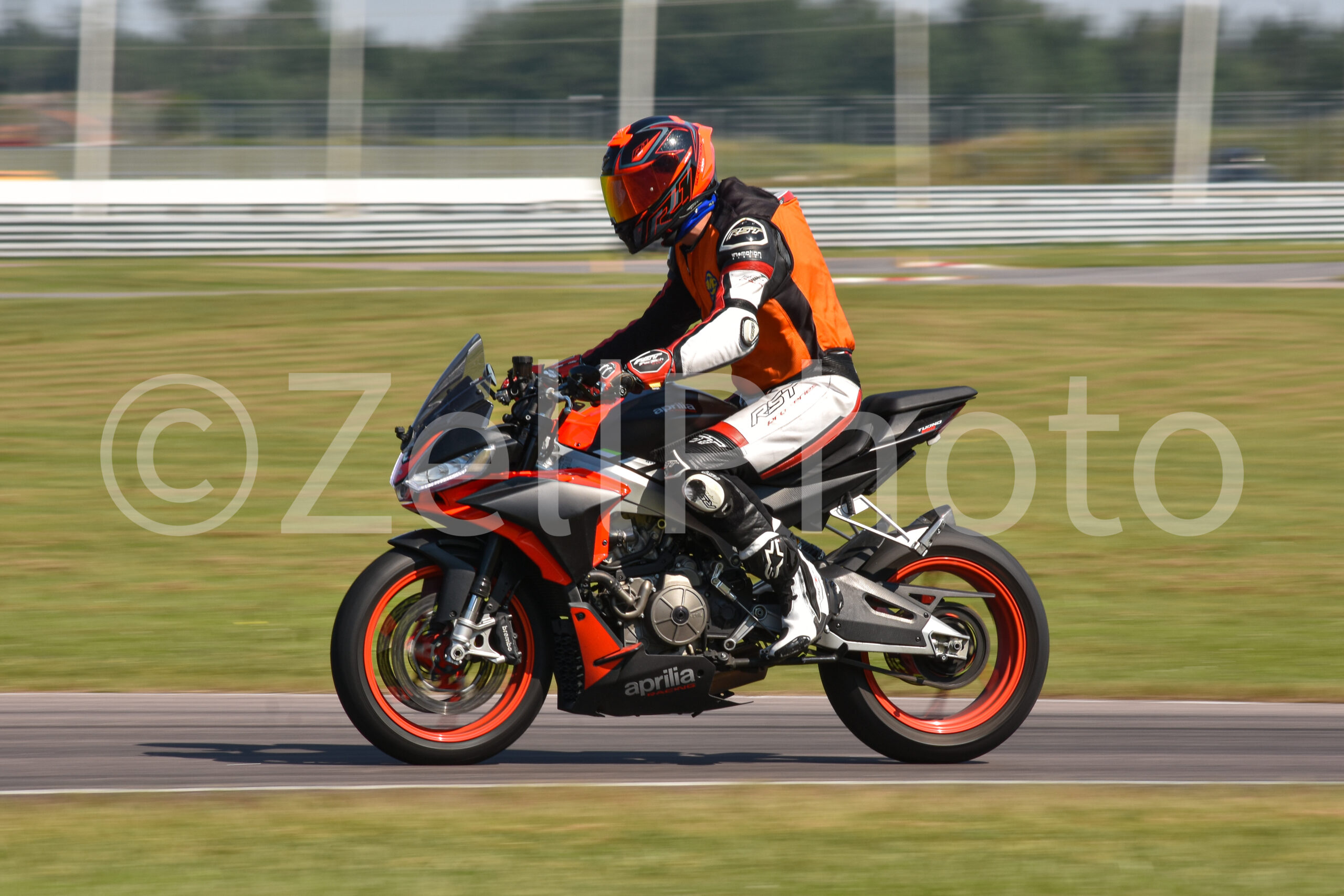 https://zellphoto.se/produkt/0118/