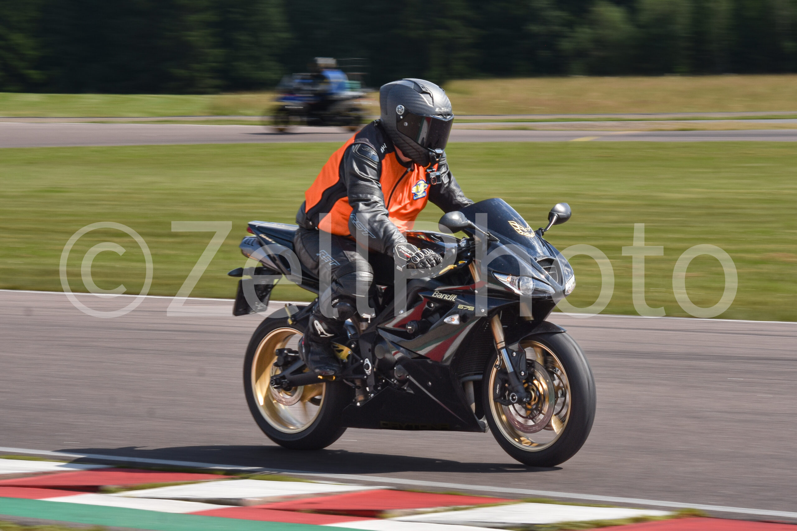 https://zellphoto.se/produkt/0978/