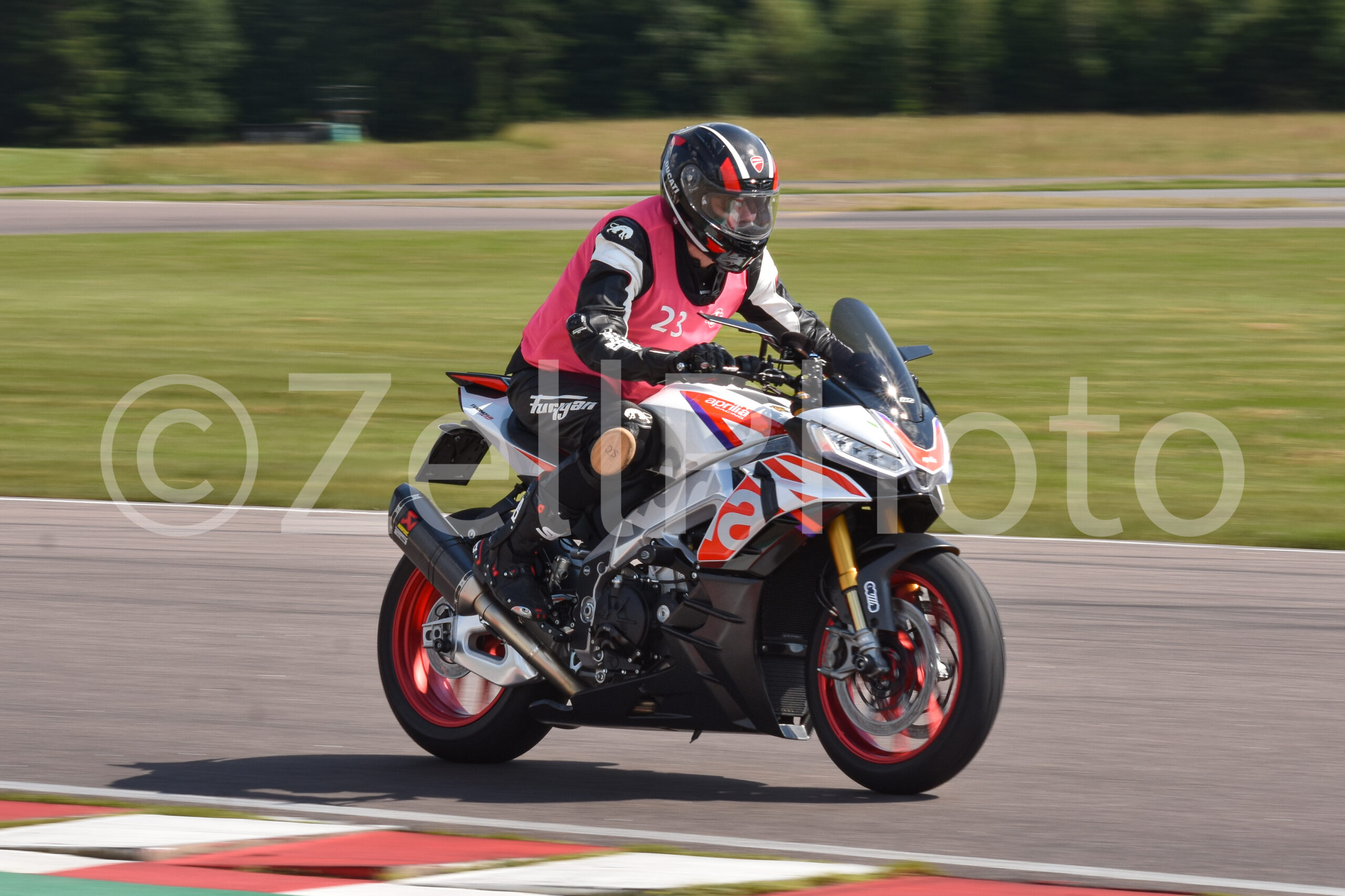 https://zellphoto.se/produkt/1077/