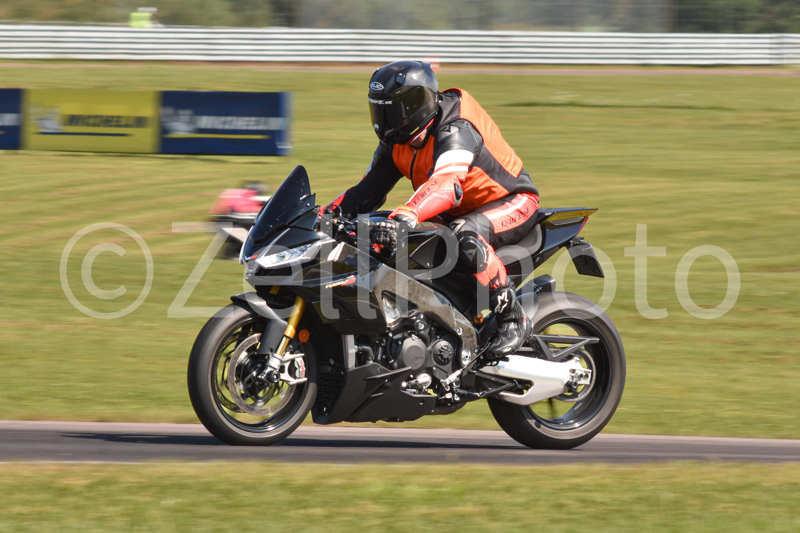 https://zellphoto.se/produkt/0378/
