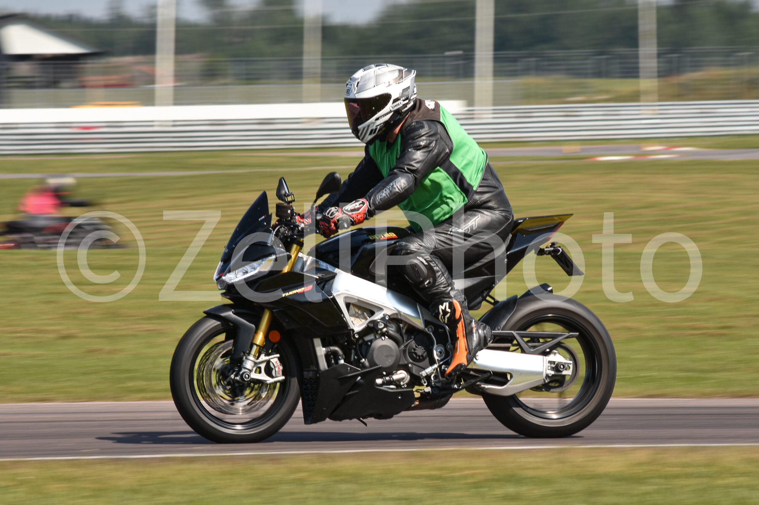 https://zellphoto.se/produkt/0437/